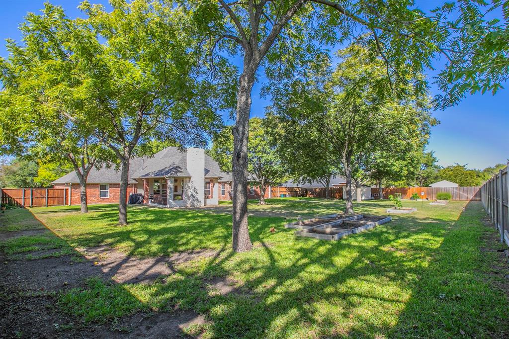 120 Crestbrook Court, Midlothian, TX 76065