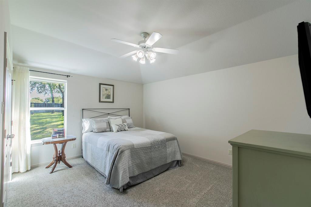 120 Crestbrook Court, Midlothian, TX 76065