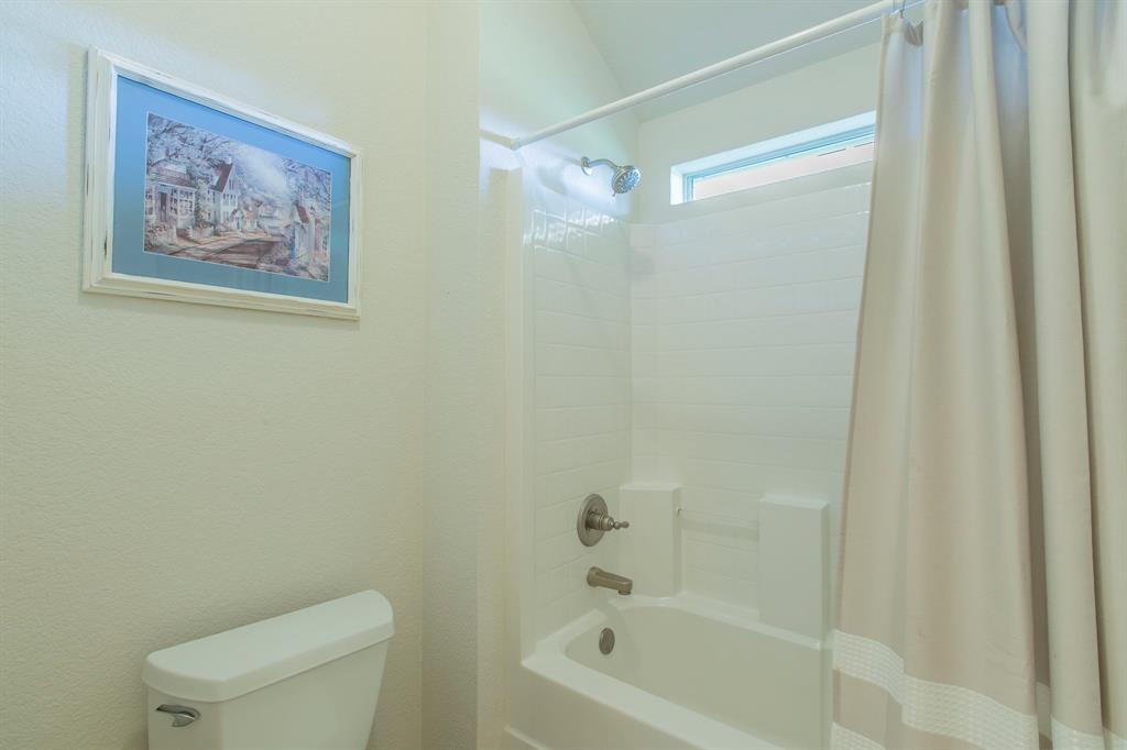 120 Crestbrook Court, Midlothian, TX 76065
