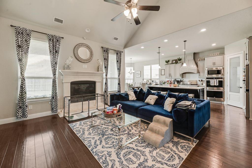 4612 Morning Glory Lane, Mansfield, TX 76063