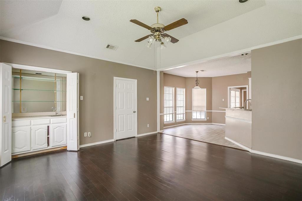 9017 Rodeo Drive, Irving, TX 75063