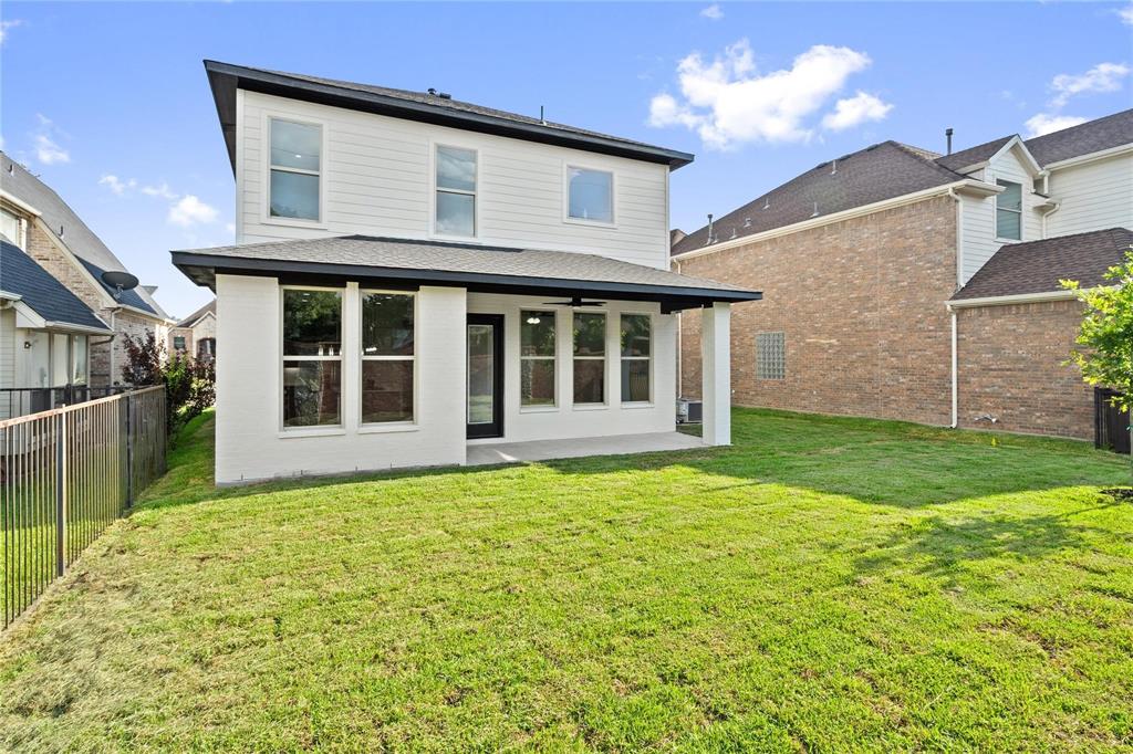 907 Saint George Place, DeSoto, TX 75115