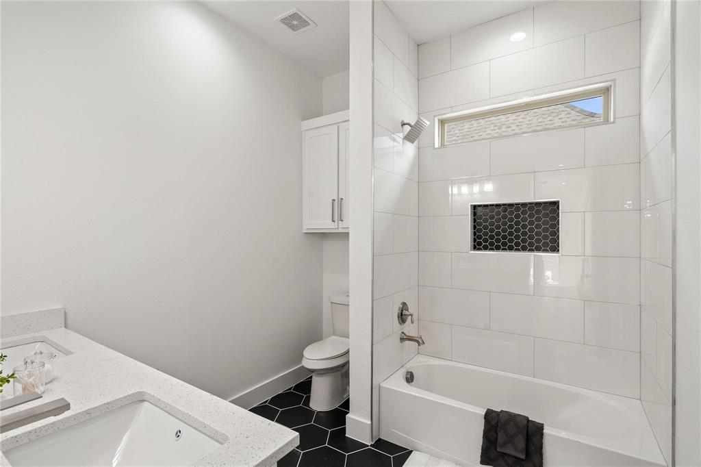 907 Saint George Place, DeSoto, TX 75115