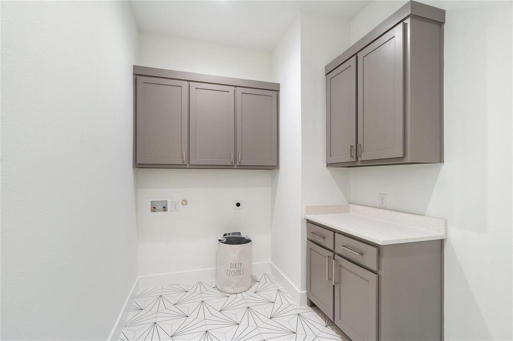 907 Saint George Place, DeSoto, TX 75115