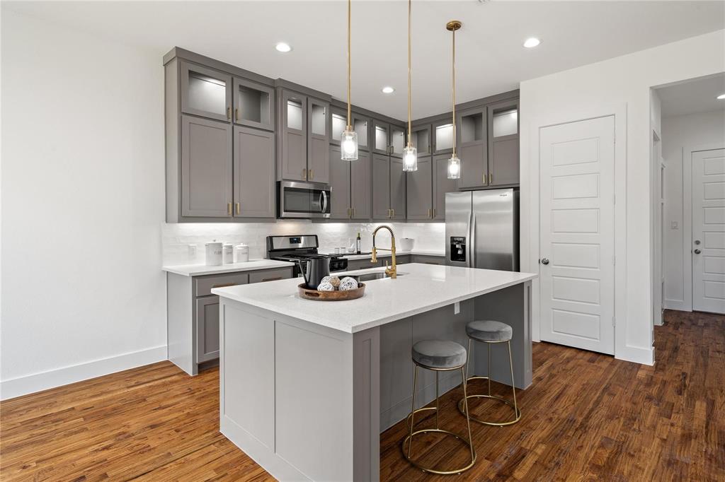 907 Saint George Place, DeSoto, TX 75115