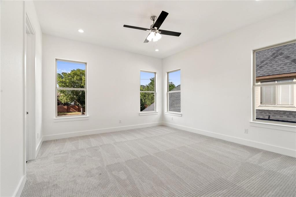 907 Saint George Place, DeSoto, TX 75115