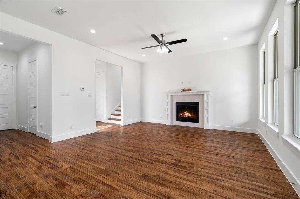 907 Saint George Place, DeSoto, TX 75115