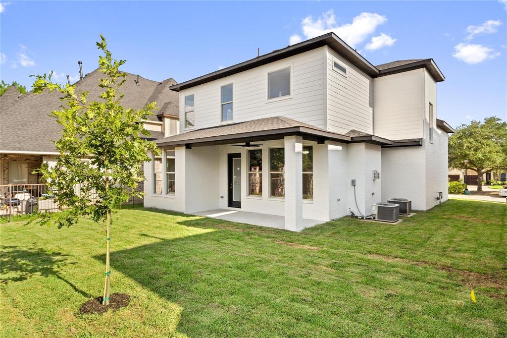 907 Saint George Place, DeSoto, TX 75115