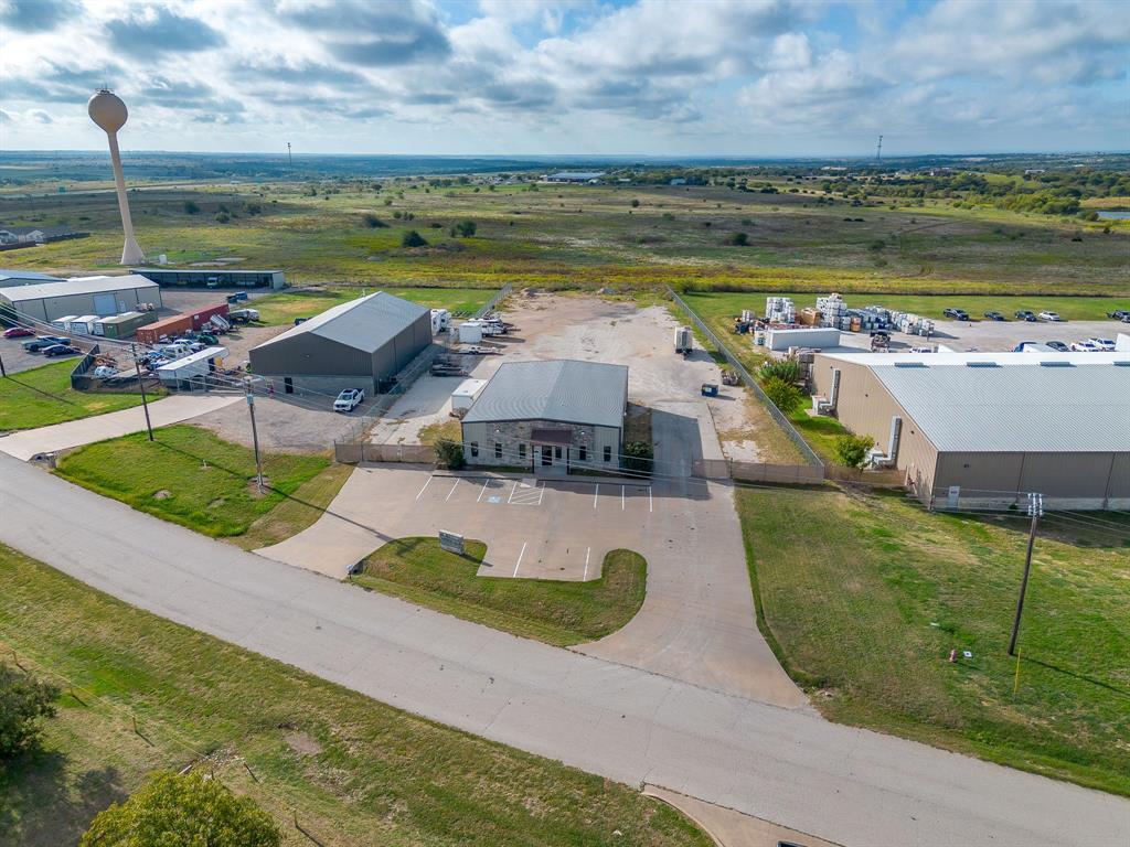 714 Hughie Long Road, Cresson, TX 76035