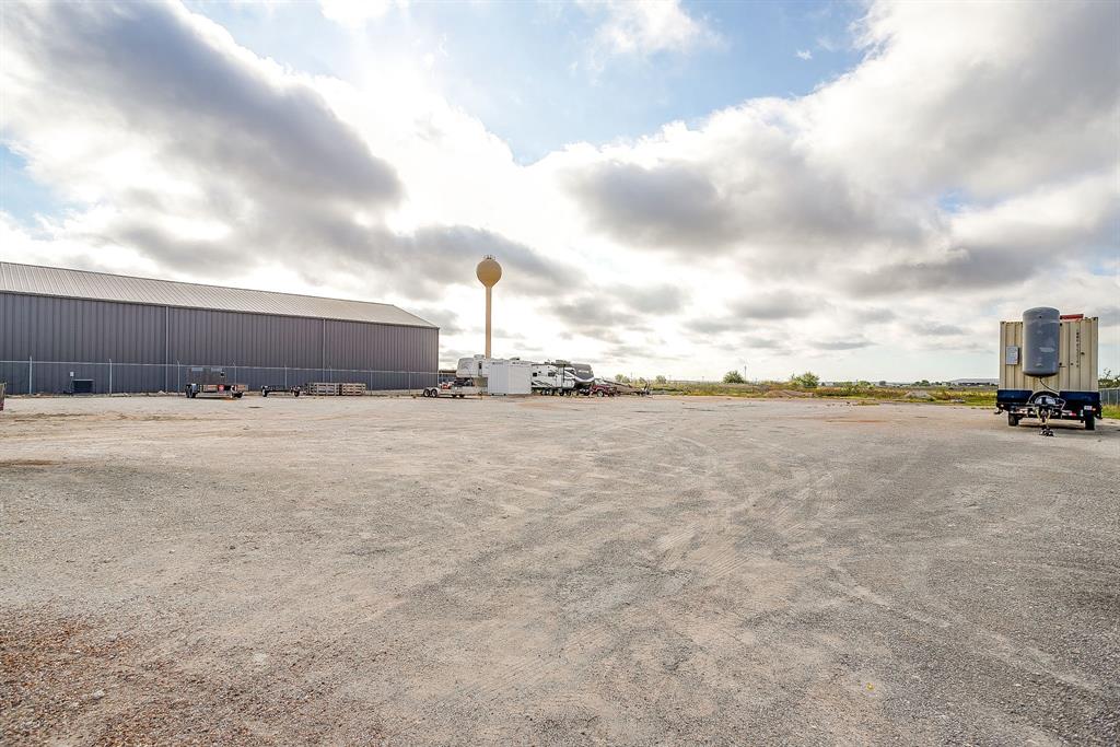 714 Hughie Long Road, Cresson, TX 76035