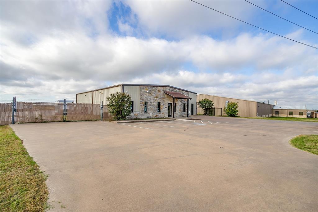 714 Hughie Long Road, Cresson, TX 76035