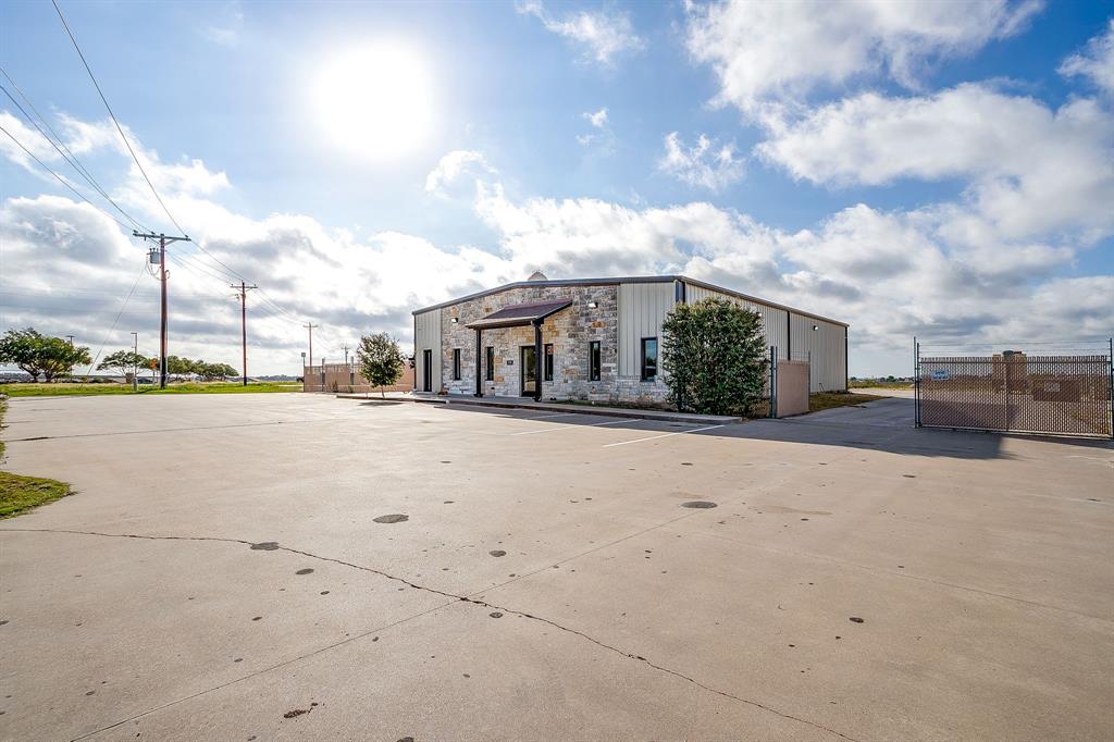 714 Hughie Long Road, Cresson, TX 76035