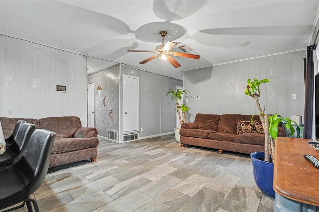 310 Blueberry Drive, Duncanville, TX 75116