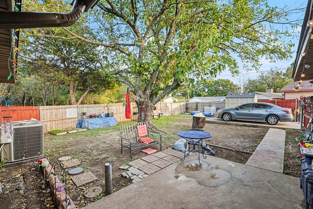 310 Blueberry Drive, Duncanville, TX 75116