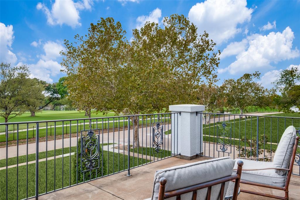 6703 Country Club Circle, Dallas, TX 75214