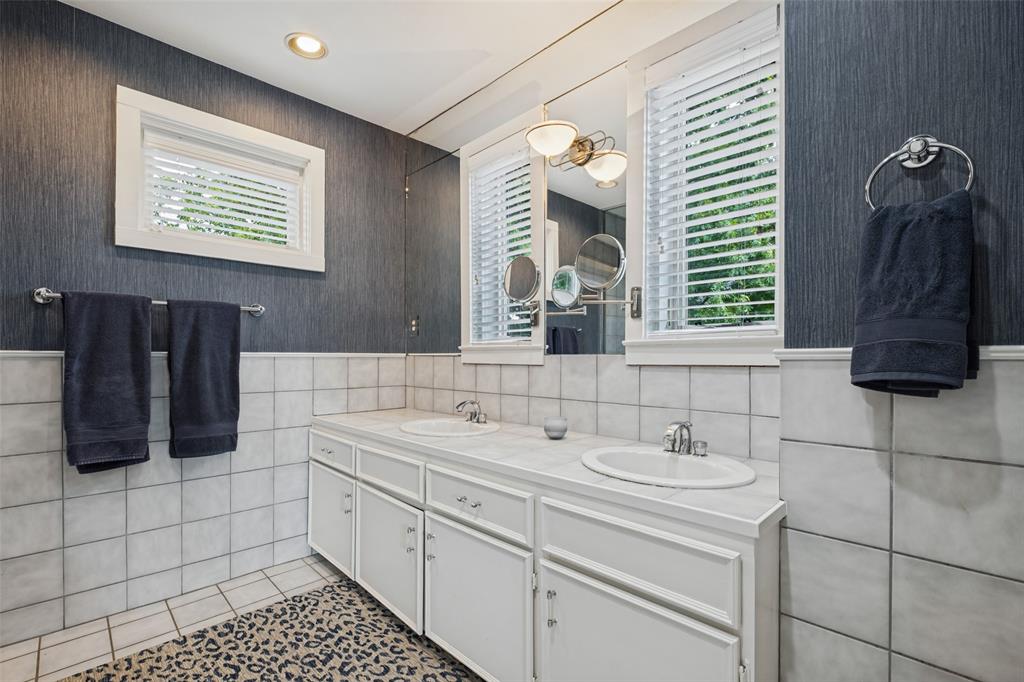 6703 Country Club Circle, Dallas, TX 75214