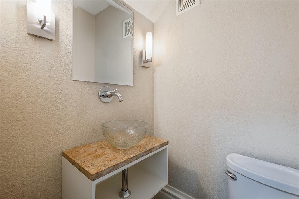 6703 Country Club Circle, Dallas, TX 75214