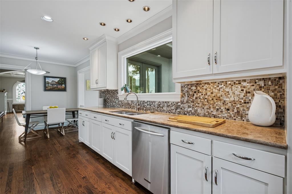 6703 Country Club Circle, Dallas, TX 75214