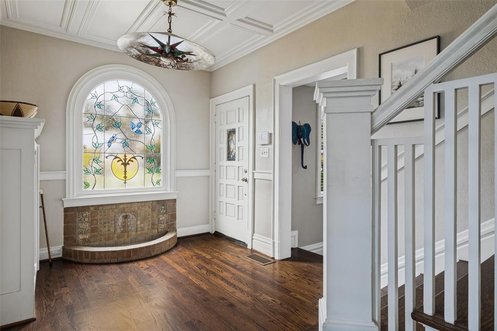 6703 Country Club Circle, Dallas, TX 75214