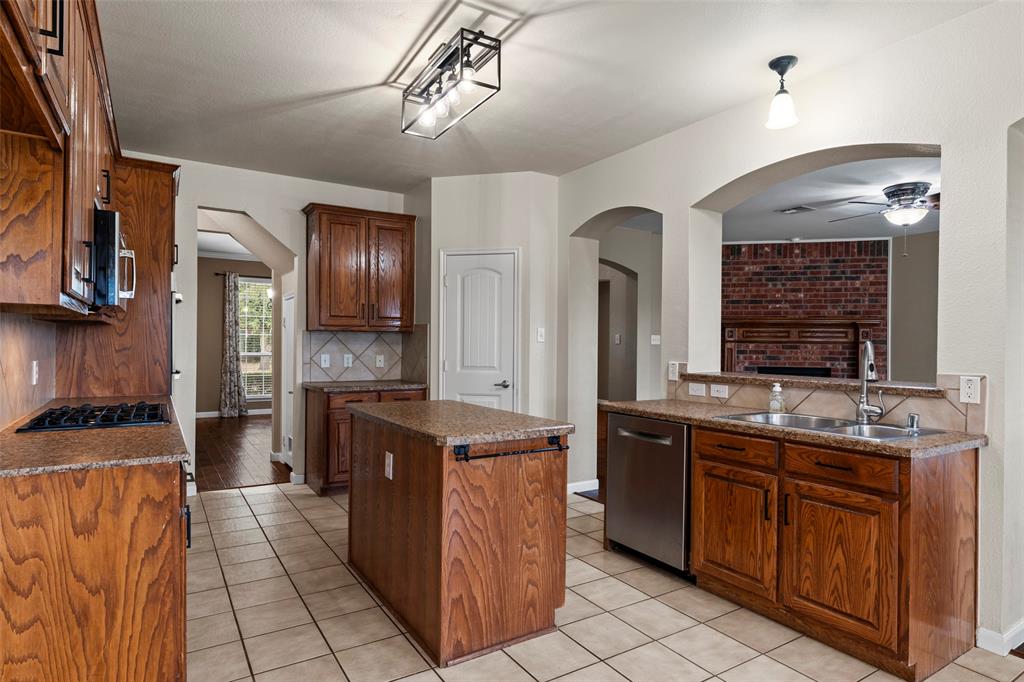 320 Montana Trail, Murphy, TX 75094