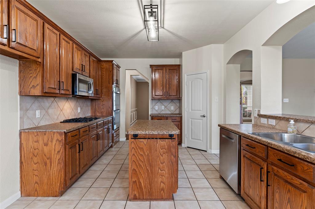 320 Montana Trail, Murphy, TX 75094
