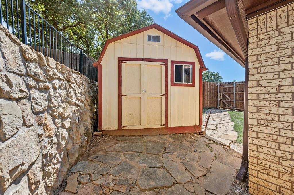 3500 Primrose Lane, Bedford, TX 76021