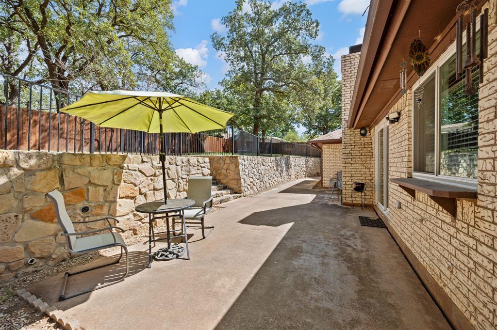 3500 Primrose Lane, Bedford, TX 76021
