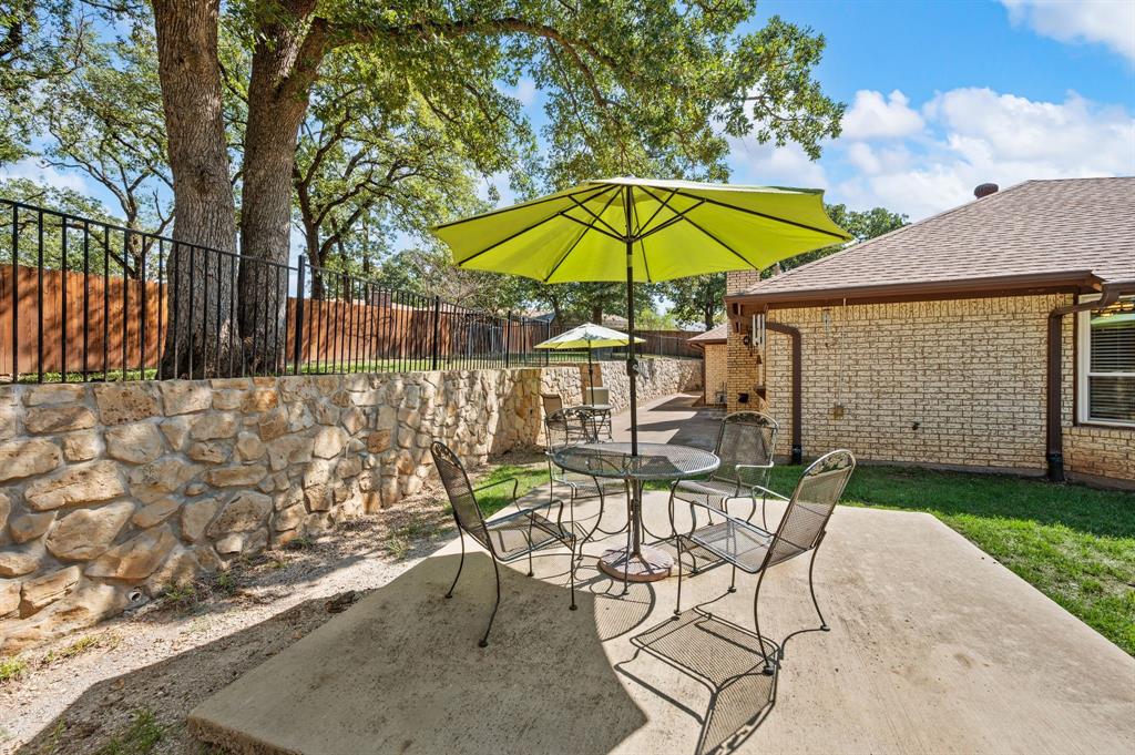 3500 Primrose Lane, Bedford, TX 76021