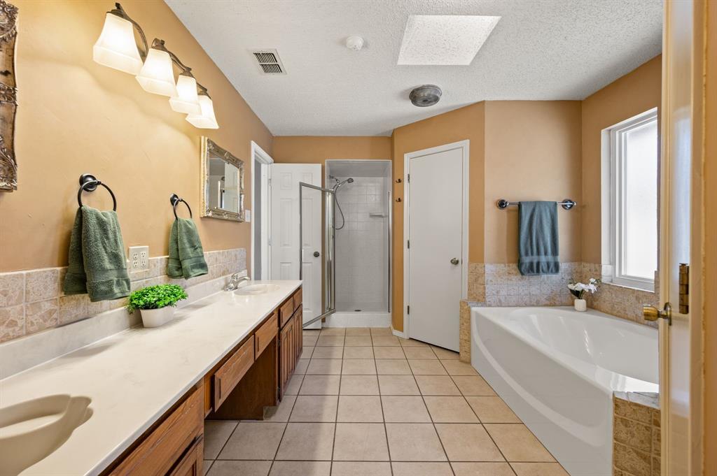 3500 Primrose Lane, Bedford, TX 76021
