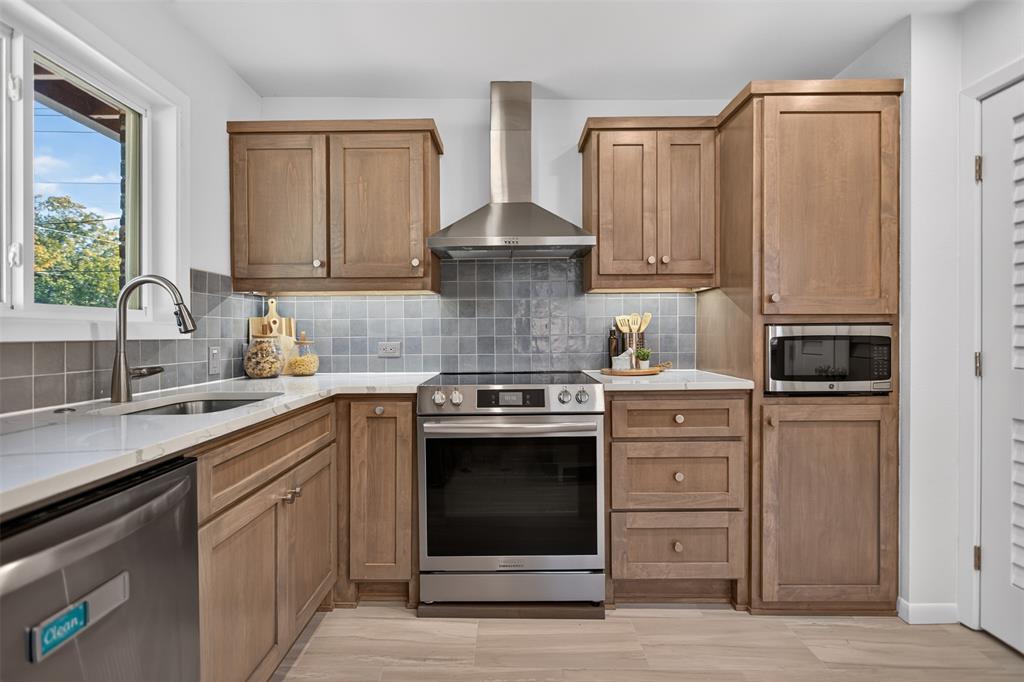 421 Wallace Drive, Garland, TX 75041