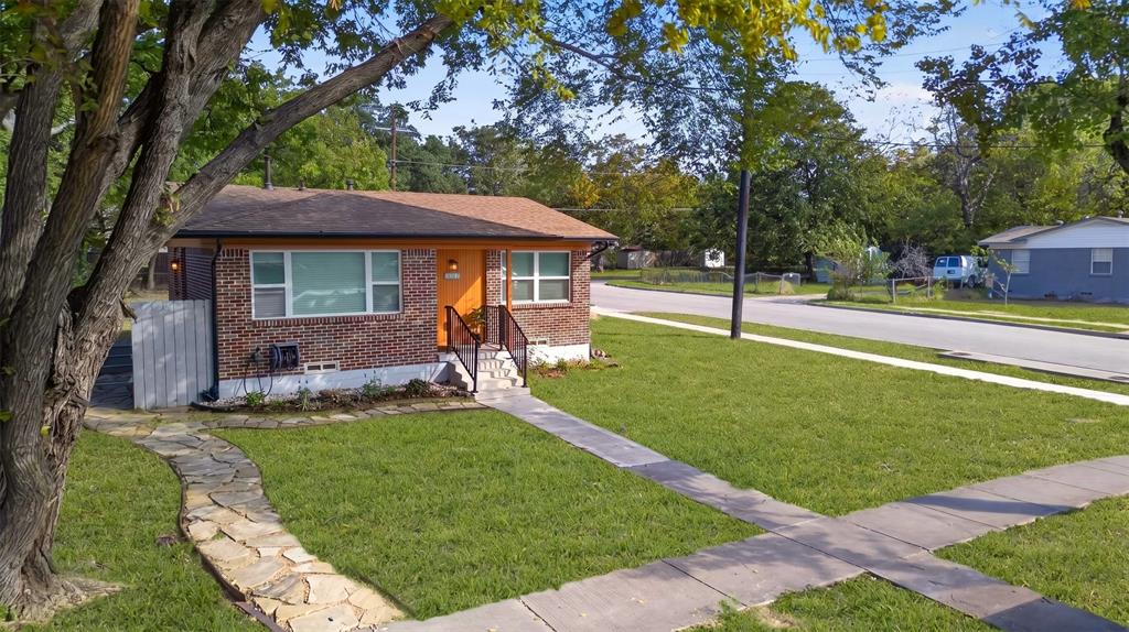 421 Wallace Drive, Garland, TX 75041