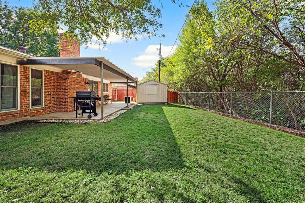 1121 Timbercreek Road, Benbrook, TX 76126