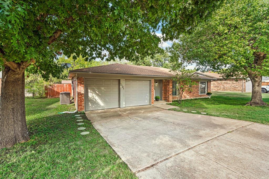 1121 Timbercreek Road, Benbrook, TX 76126 1121 Timbercreek Road, Benbrook, TX 76126