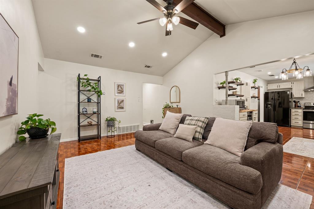 1121 Timbercreek Road, Benbrook, TX 76126 1121 Timbercreek Road, Benbrook, TX 76126