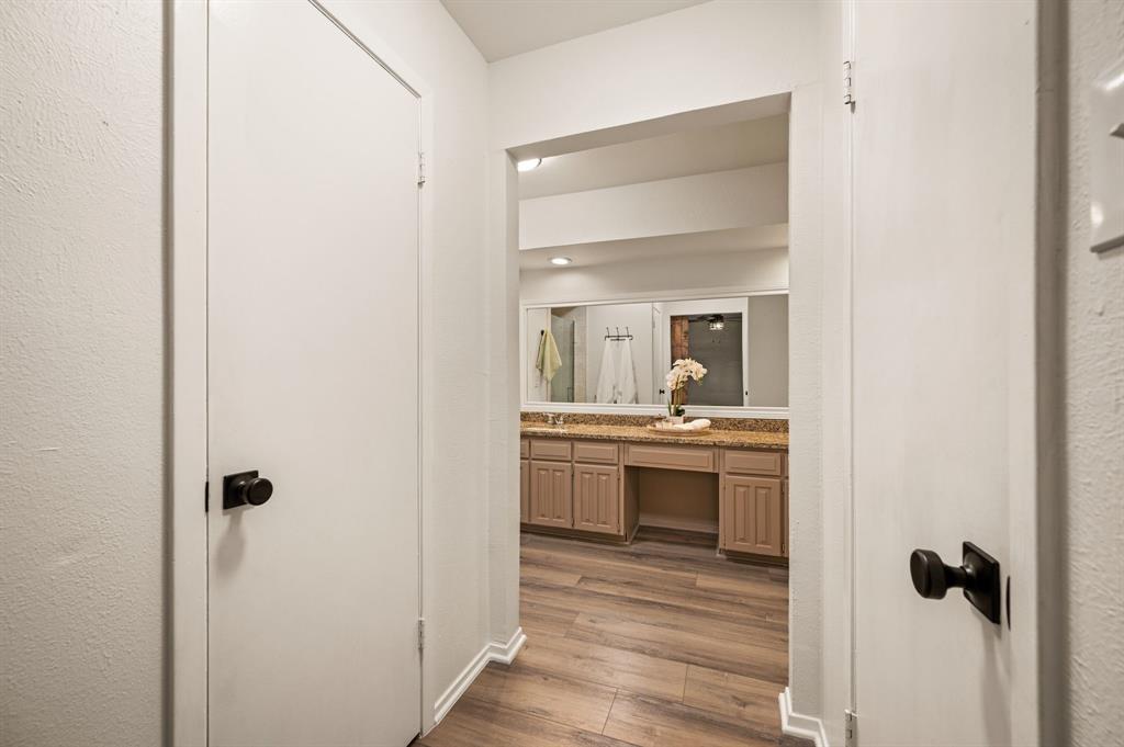 2 walk in closets