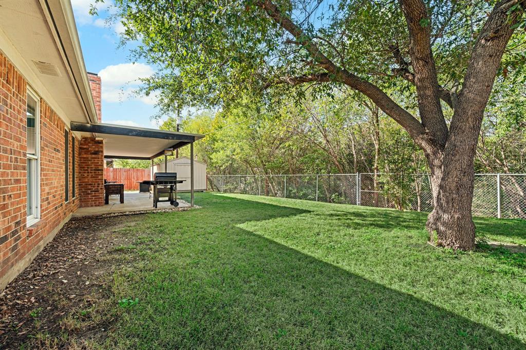1121 Timbercreek Road, Benbrook, TX 76126