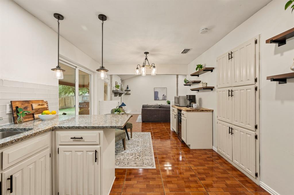 1121 Timbercreek Road, Benbrook, TX 76126