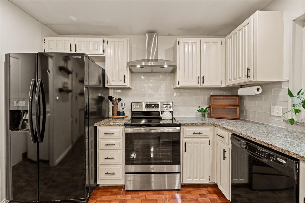 1121 Timbercreek Road, Benbrook, TX 76126