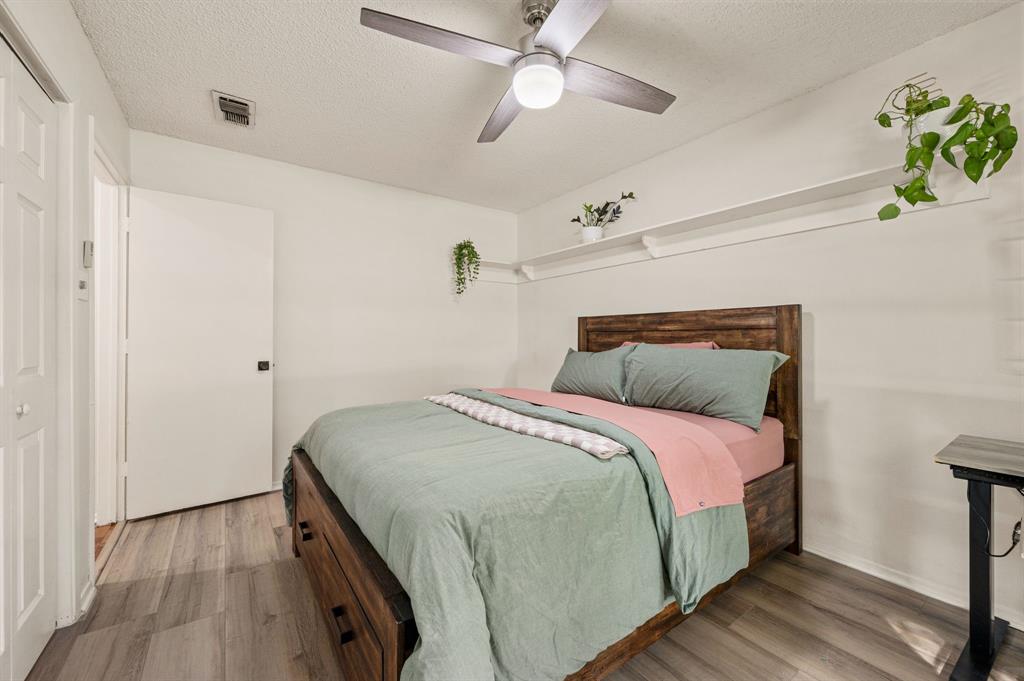 1121 Timbercreek Road, Benbrook, TX 76126