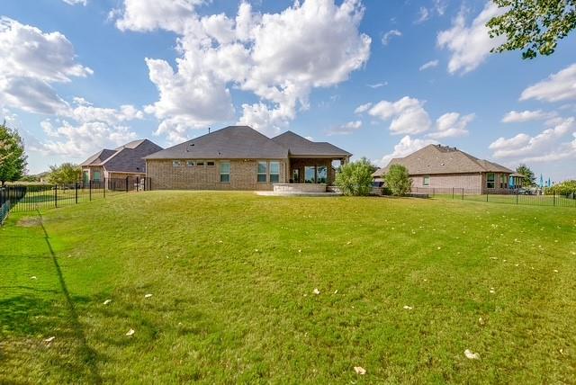 Very large lot with access to golf course
