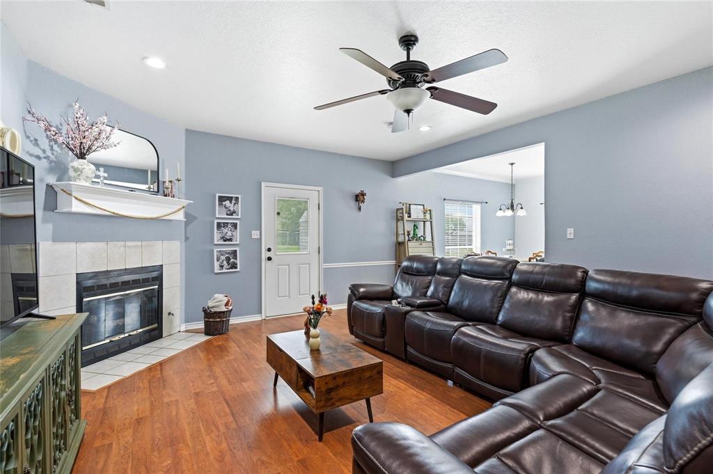 408 Sunshine Trail, Bells, TX 75414