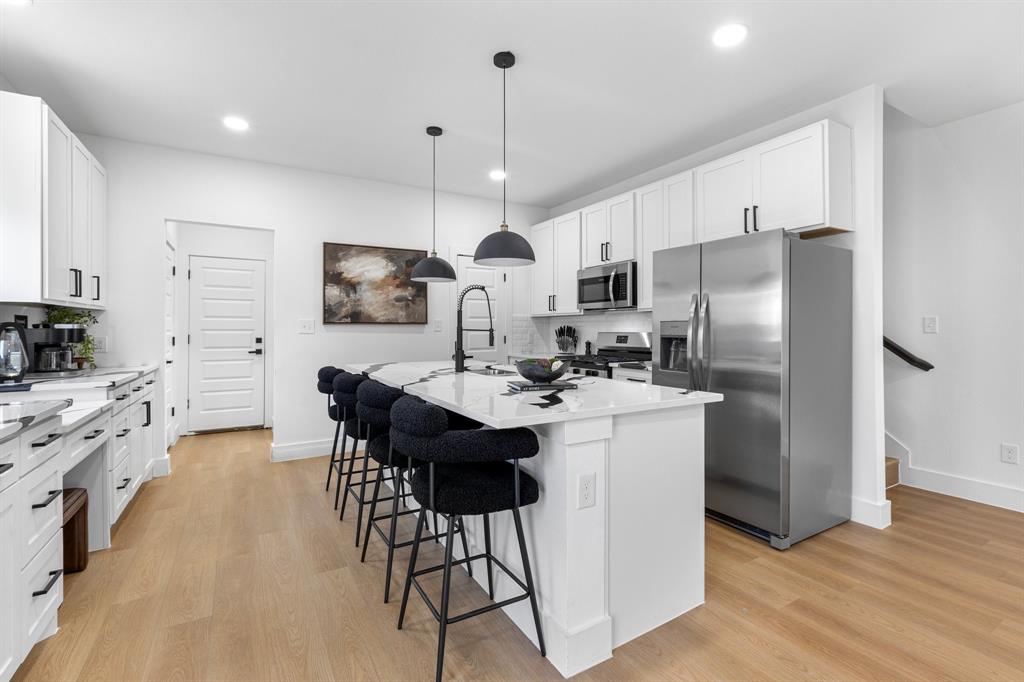 1511 S Barry Avenue, Dallas, TX 75223