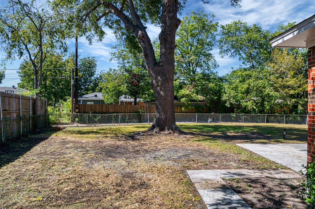 1522 Gillette Circle, Dallas, TX 75217