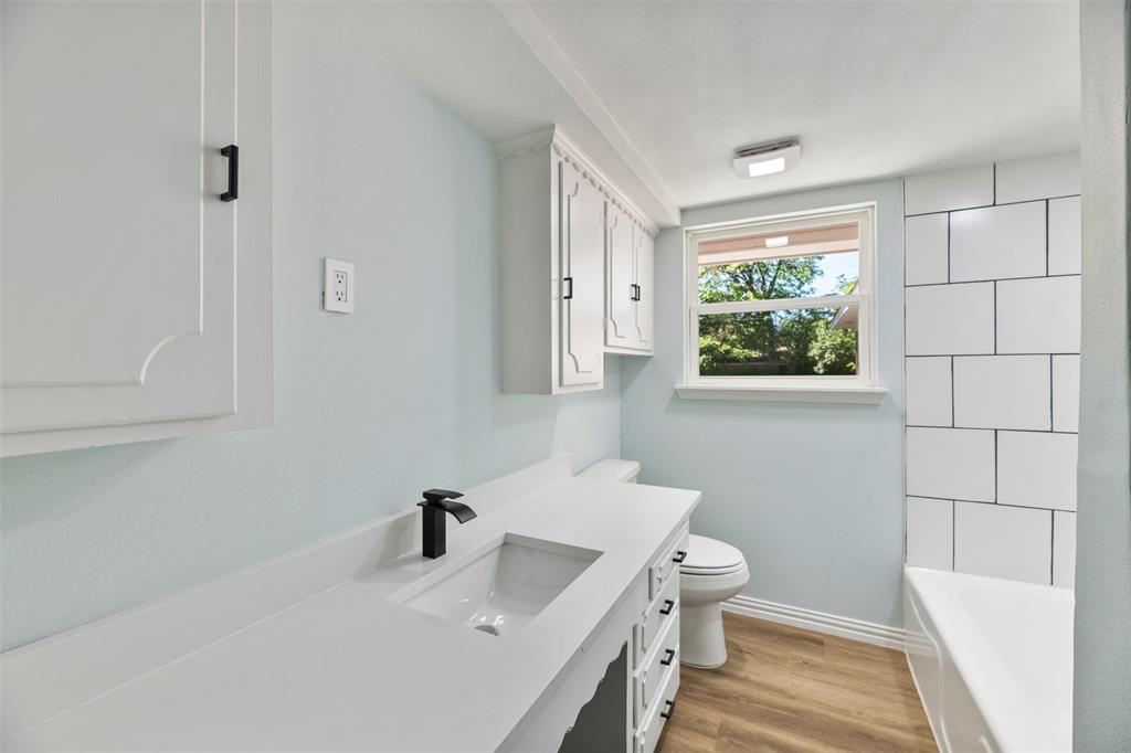 1522 Gillette Circle, Dallas, TX 75217
