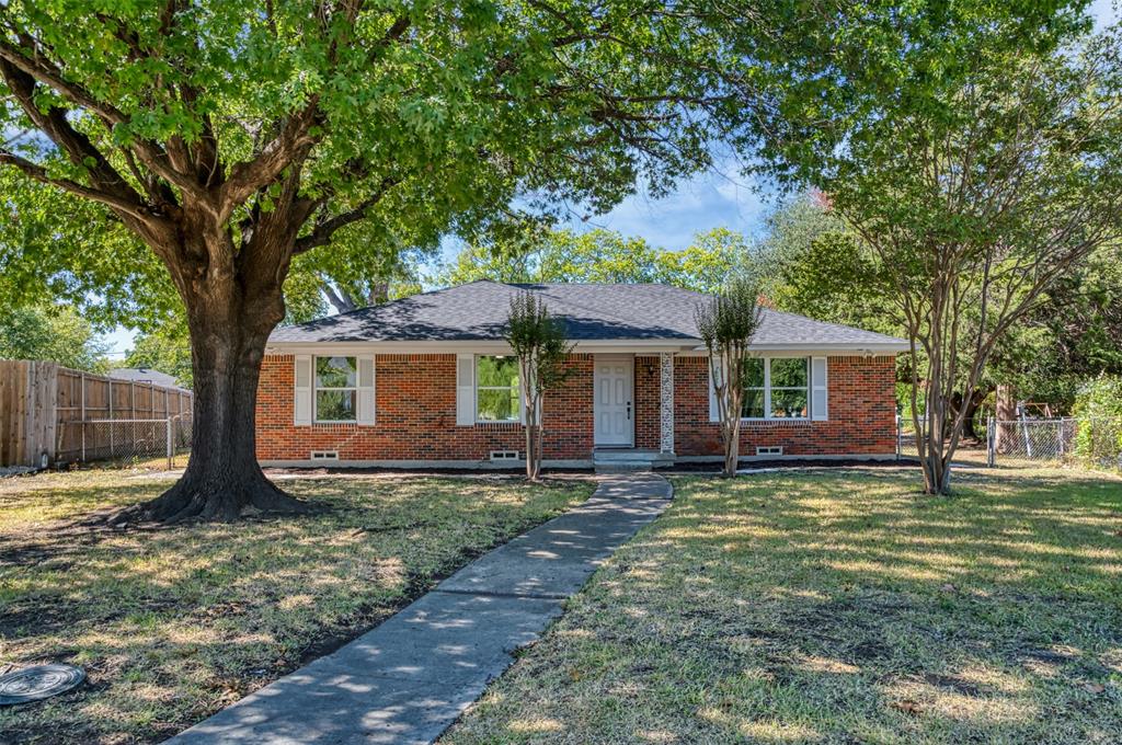 1522 Gillette Circle, Dallas, TX 75217