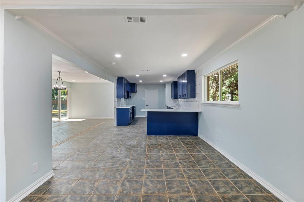 1522 Gillette Circle, Dallas, TX 75217