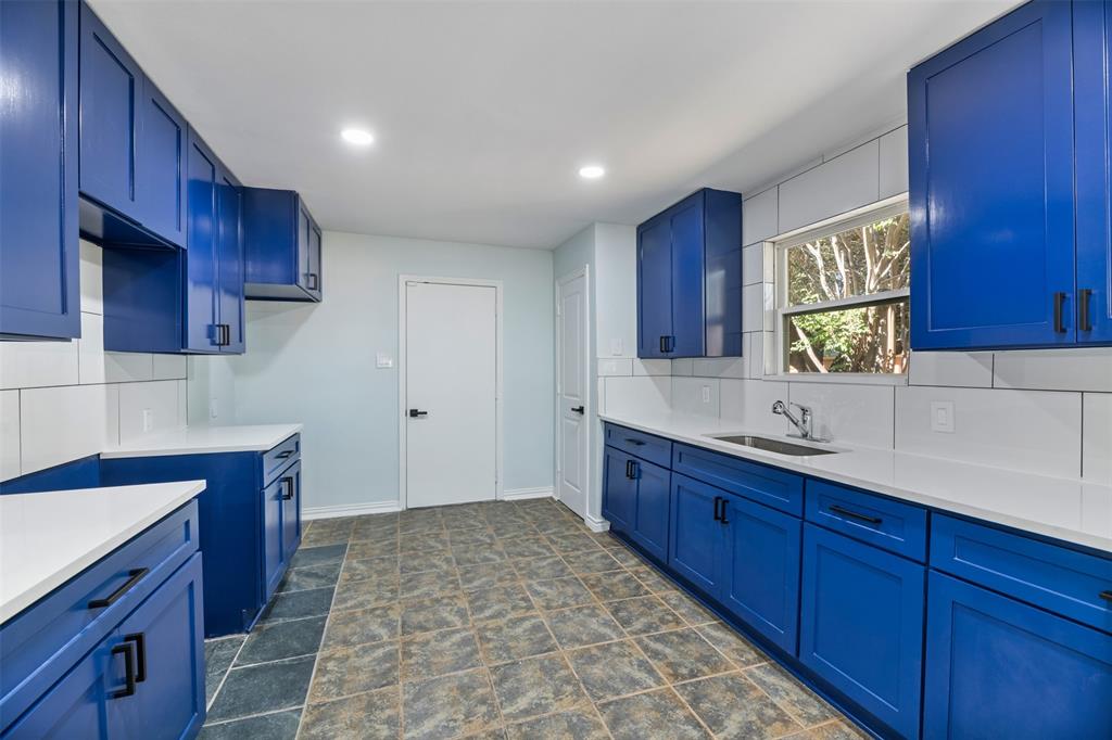 1522 Gillette Circle, Dallas, TX 75217