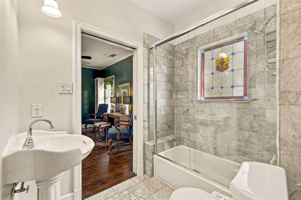2nd bathroom