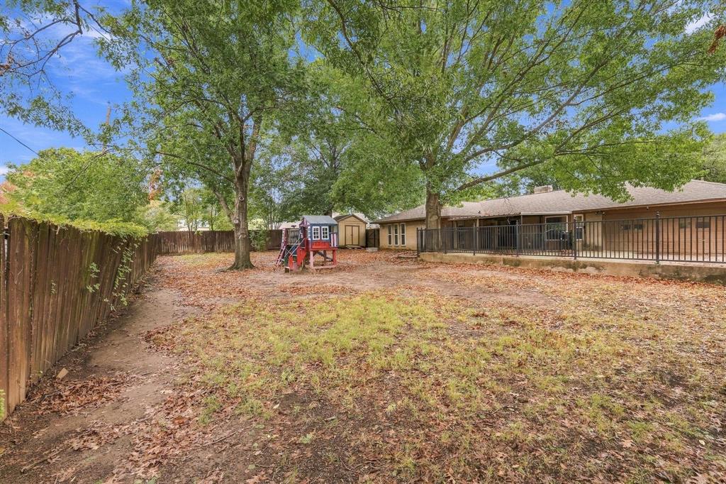 1908 Nancy Lea Drive, Bonham, TX 75418