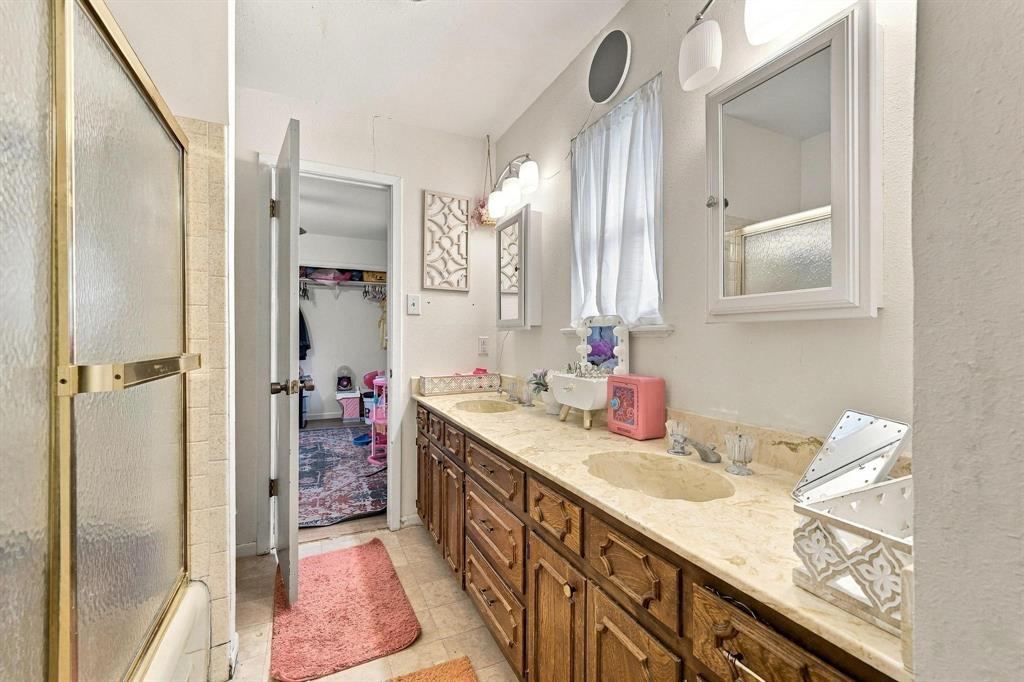1908 Nancy Lea Drive, Bonham, TX 75418